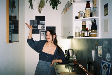 Daniela Kadlečková v kuchyni